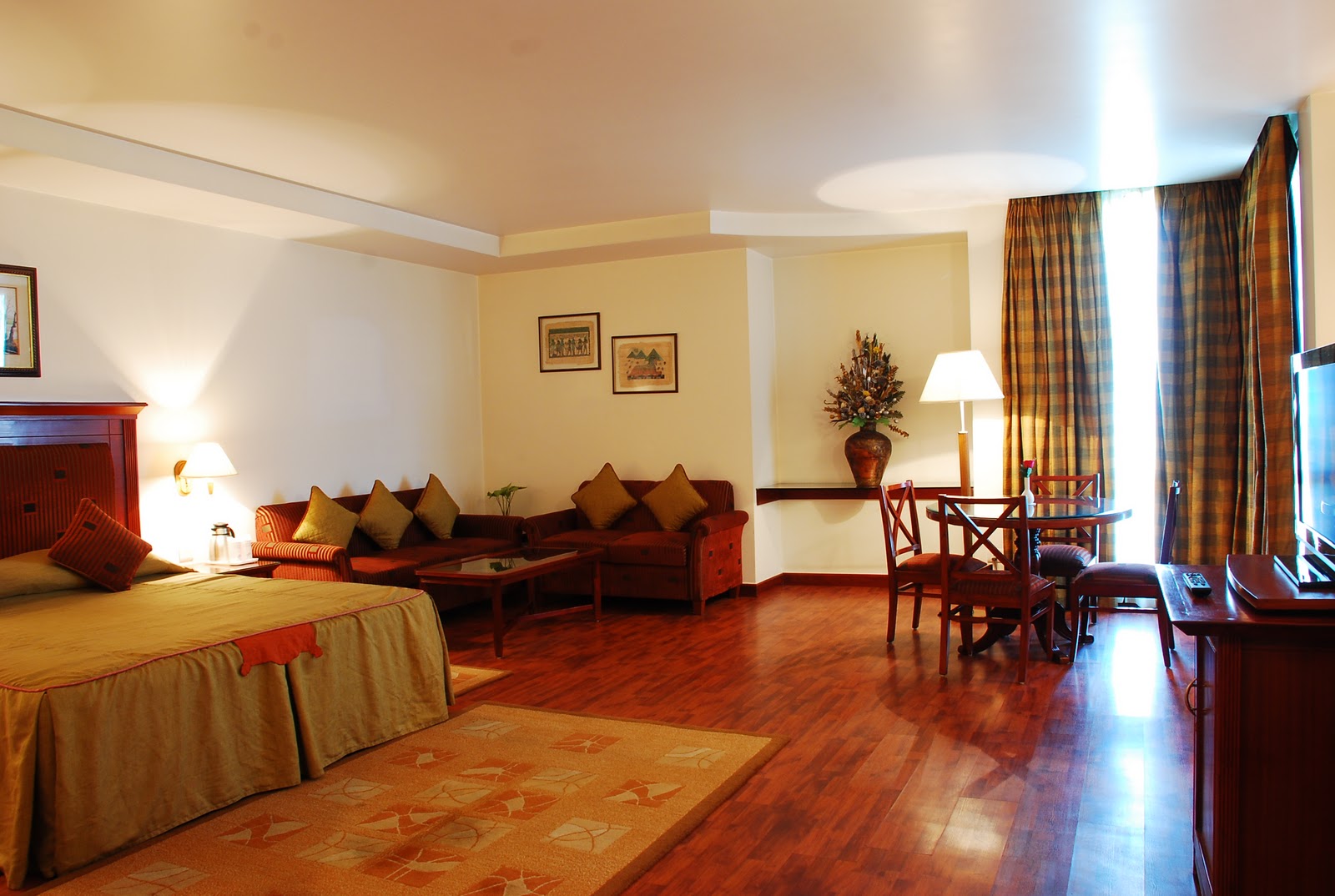 Hotels In Connaught Place,Hotels In Near Metro Station